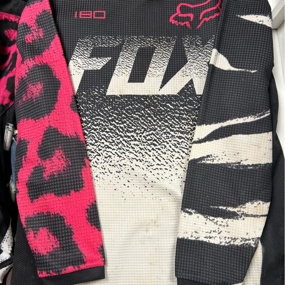 Fox kids medium racing set pants and shirt in a pink cheat print